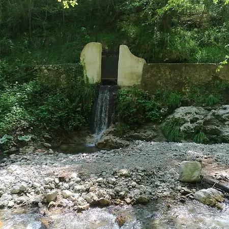 לינה וארוחת בוקר Donna Rachele אג'רולה